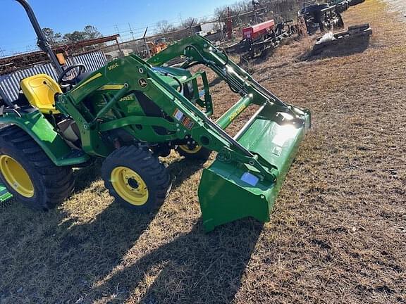 Image of John Deere 3032E equipment image 2