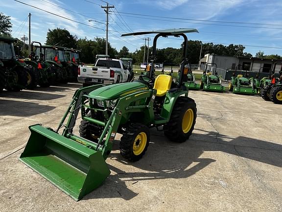 2022 John Deere 3032E Equipment Image0