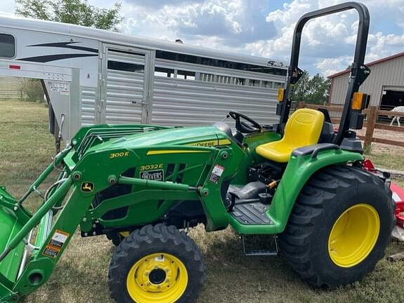 Image of John Deere 3032E equipment image 1