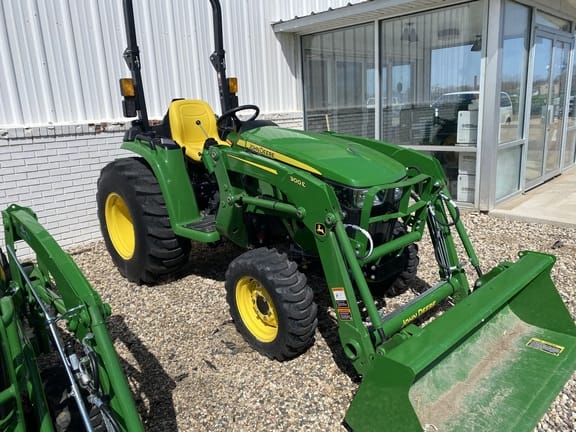 Main image John Deere 3032E