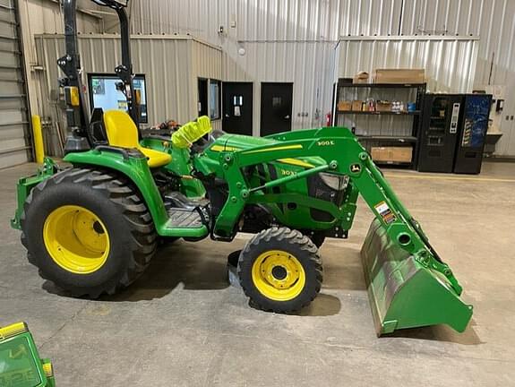 Image of John Deere 3032E equipment image 1