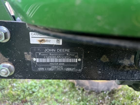 Image of John Deere 3032E equipment image 4