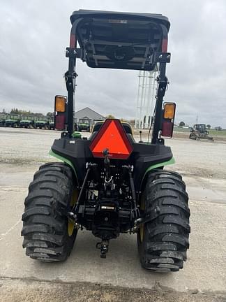 Image of John Deere 3032E equipment image 4