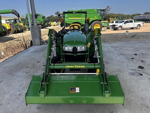 Image of John Deere 3032E equipment image 2