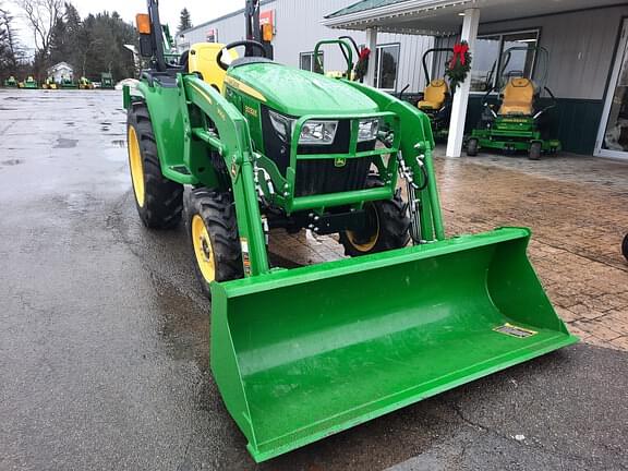 Image of John Deere 3032E equipment image 3