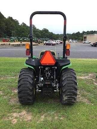 Image of John Deere 3032E equipment image 4