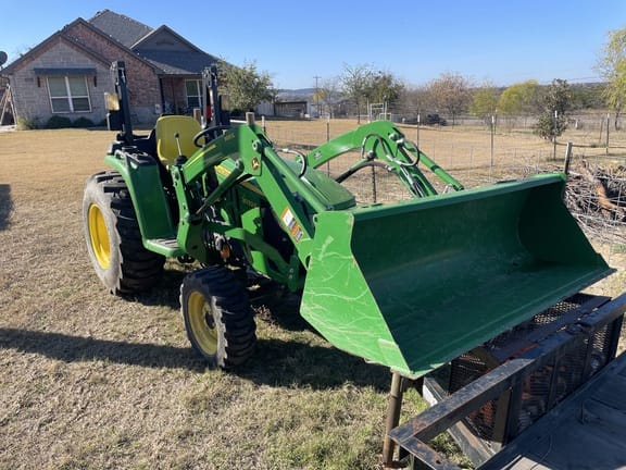 2022 John Deere 3032E Equipment Image0