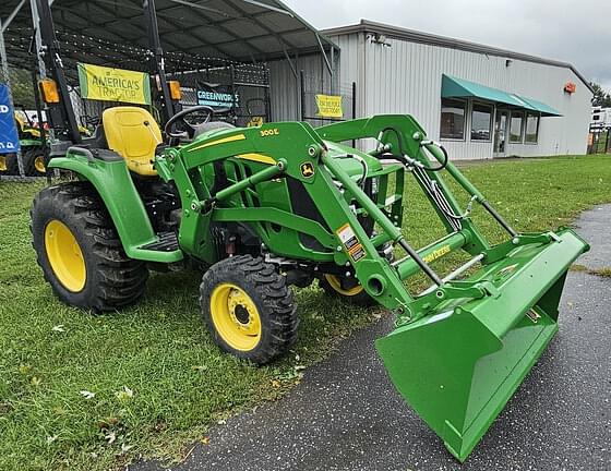 Image of John Deere 3032E equipment image 1