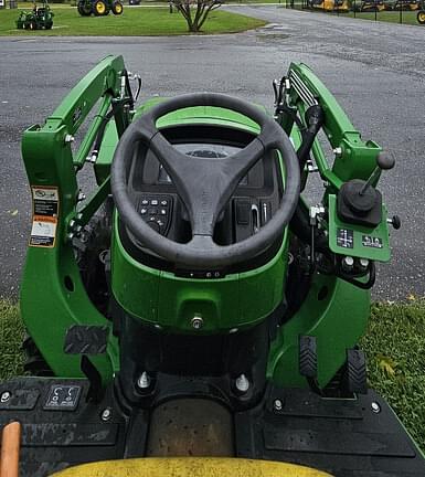 Image of John Deere 3032E equipment image 3