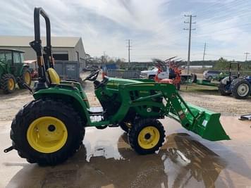 Main image John Deere 3032E