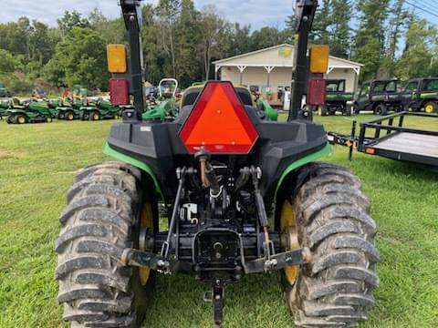 Image of John Deere 3032E equipment image 4