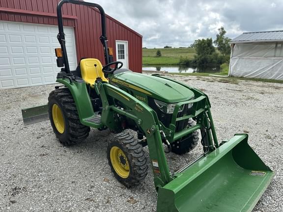Image of John Deere 3032E equipment image 2