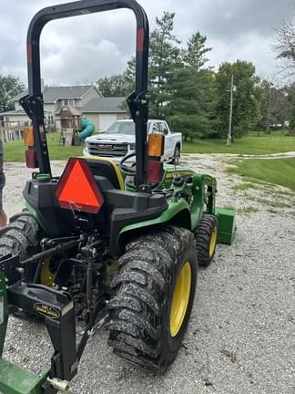 Image of John Deere 3032E equipment image 4