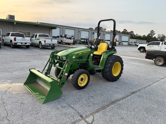 Image of John Deere 3032E equipment image 1