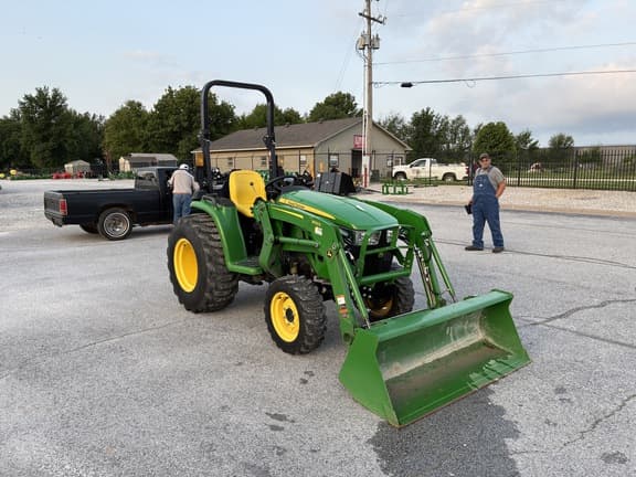 Image of John Deere 3032E equipment image 3