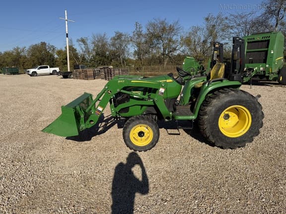 Image of John Deere 3032E equipment image 1