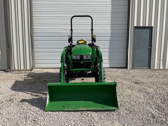 Image of John Deere 3032E equipment image 2