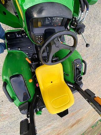 Image of John Deere 3032E equipment image 1