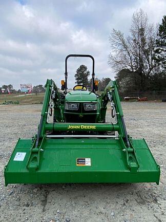 Image of John Deere 3032E equipment image 2