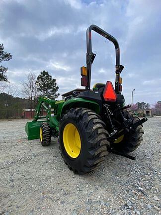 Image of John Deere 3032E equipment image 3