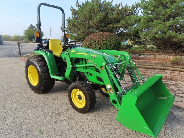 Image of John Deere 3032E equipment image 1