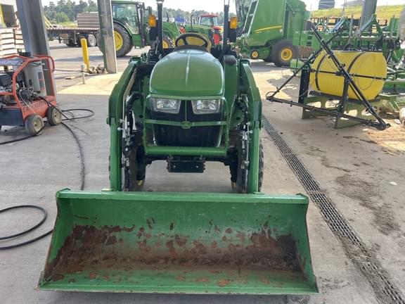 Image of John Deere 3032E equipment image 3
