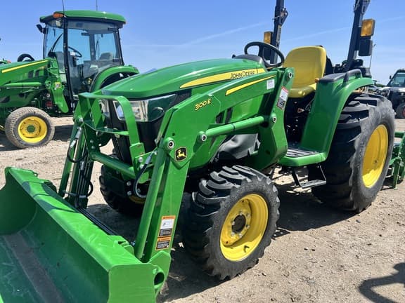 Image of John Deere 3032E Primary image