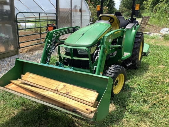 Image of John Deere 3032E equipment image 2