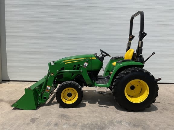 2022 John Deere 3032E Equipment Image0