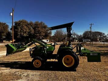 Main image John Deere 3032E