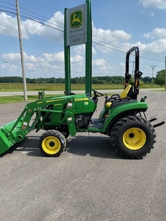 Main image John Deere 3032E