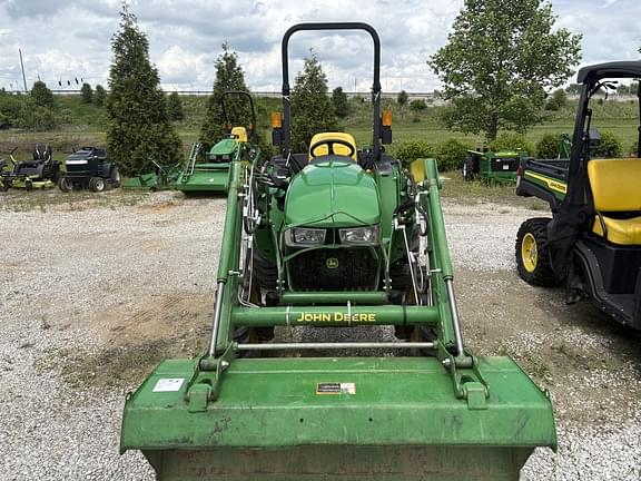 Image of John Deere 3032E equipment image 2