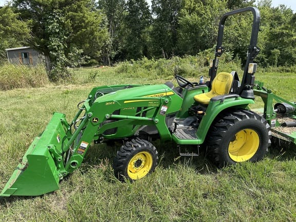 2022 John Deere 3032E Equipment Image0