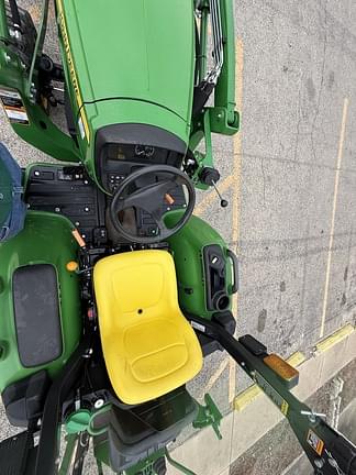 Image of John Deere 3032E equipment image 4