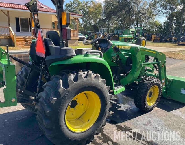 Image of John Deere 3032E equipment image 3