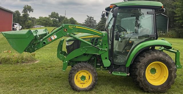 Image of John Deere 3033R equipment image 4