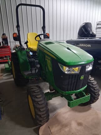 Image of John Deere 3033R Image 1