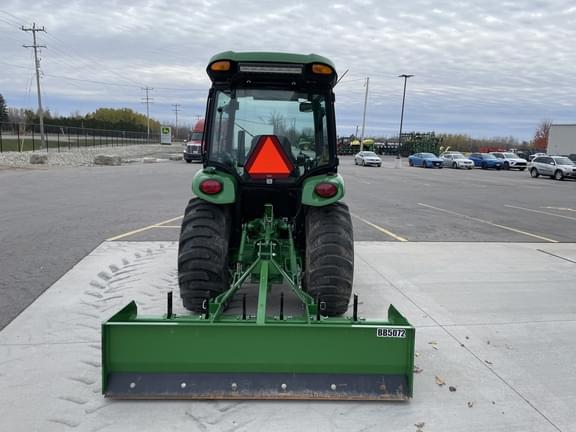 Image of John Deere 3033R equipment image 3