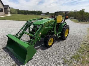 2022 John Deere 3033R Image