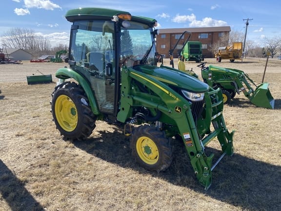 Main image John Deere 3033R