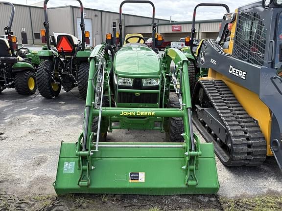 Image of John Deere 3033R equipment image 1