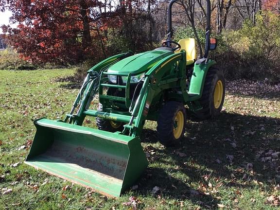 Image of John Deere 3033R equipment image 2