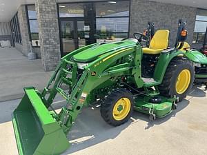 2022 John Deere 3033R Image