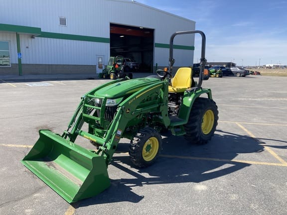 Main image John Deere 3033R