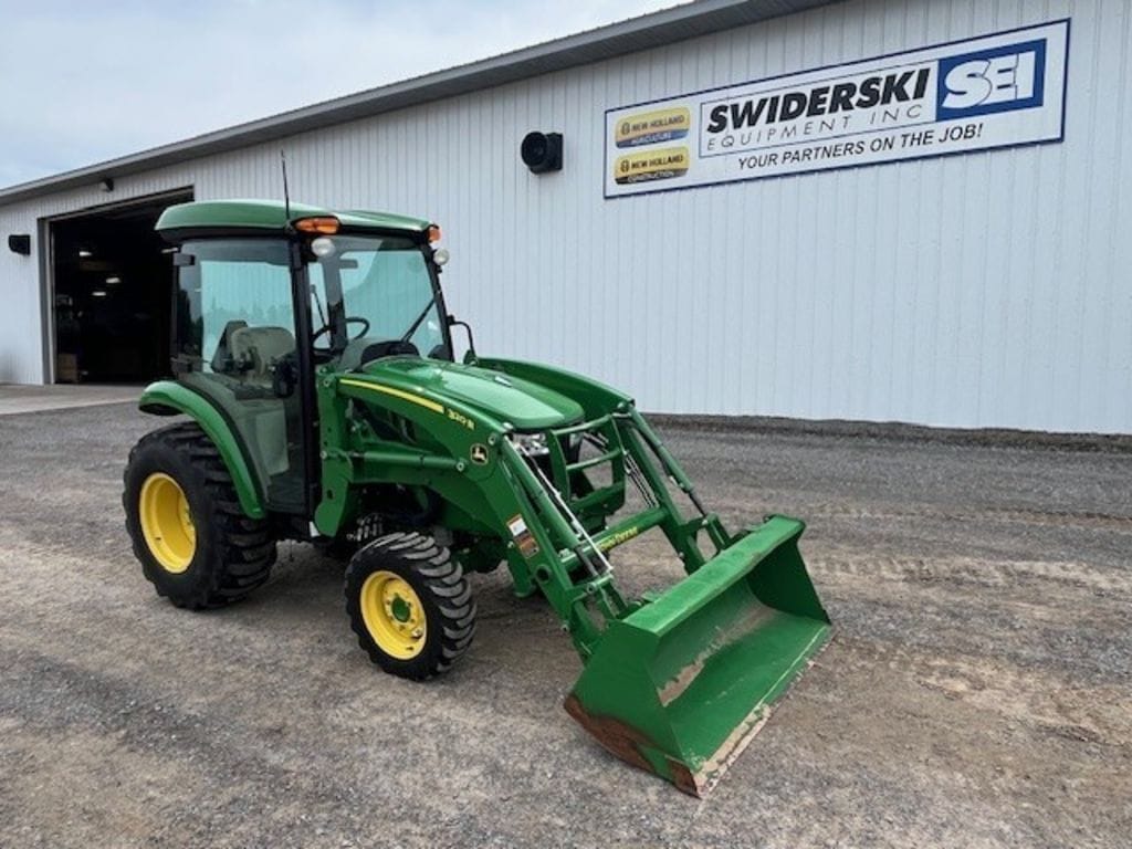 2022 John Deere 3033R Equipment Image0