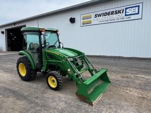 2022 John Deere 3033R Image