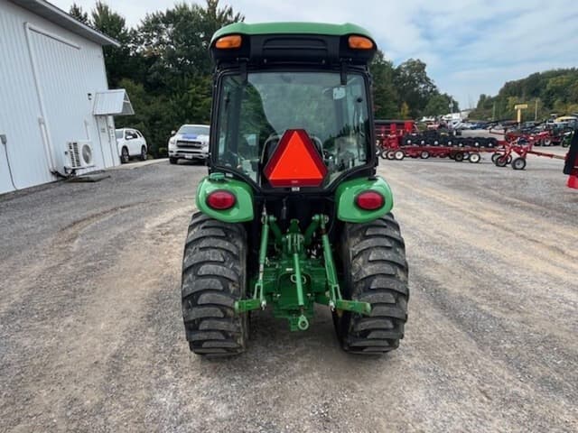 Image of John Deere 3033R equipment image 3