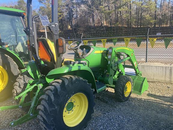 Image of John Deere 3033R Image 1