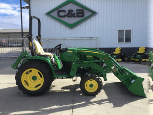 2022 John Deere 3033R Image