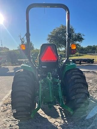 Image of John Deere 3033R equipment image 2